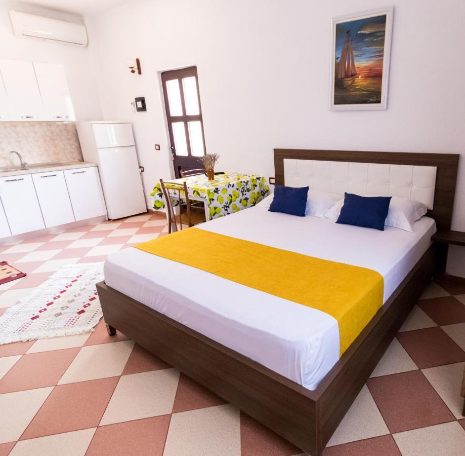 Vila Toskaj Appartement Vlorë Buitenkant foto